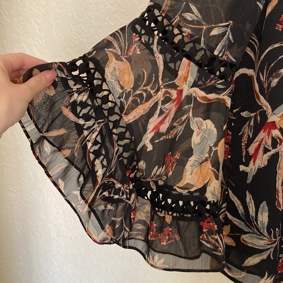 Anthropologie Maeve odetta black floral and bird print bell sleeve shirt - Picture 12 of 15